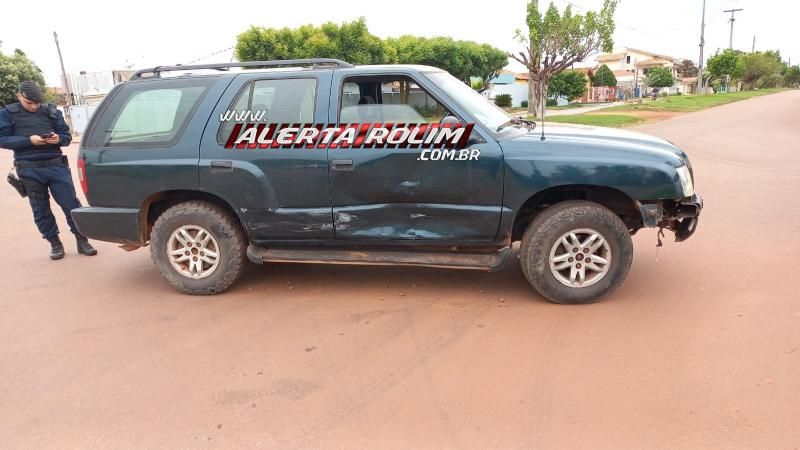 Acidente de trânsito envolvendo dois carros foi registrado nessa manhã, em Rolim de Moura Acidente de trânsito envolvendo dois carros foi registrado nessa manhã, em Rolim de Moura