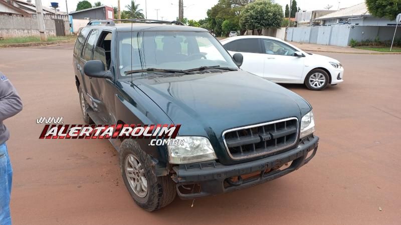 Acidente de trânsito envolvendo dois carros foi registrado nessa manhã, em Rolim de Moura Acidente de trânsito envolvendo dois carros foi registrado nessa manhã, em Rolim de Moura