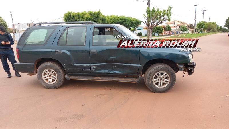 Acidente de trânsito envolvendo dois carros foi registrado nessa manhã, em Rolim de Moura Acidente de trânsito envolvendo dois carros foi registrado nessa manhã, em Rolim de Moura