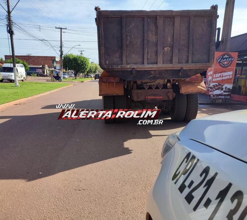 Carro capotou após passar sobre brita espalhada na RO 383, em Rolim de Moura – Vídeo Carro capotou após passar sobre brita espalhada na RO 383, em Rolim de Moura – Vídeo