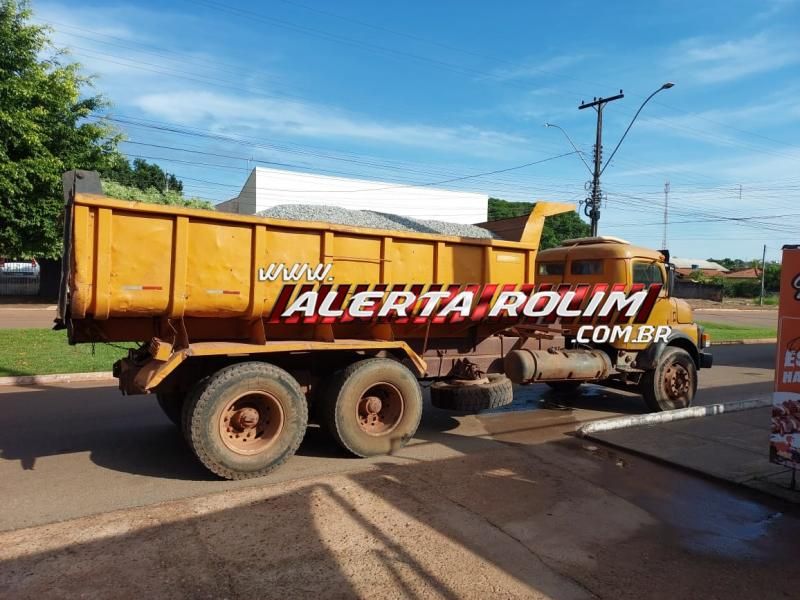 Carro capotou após passar sobre brita espalhada na RO 383, em Rolim de Moura – Vídeo Carro capotou após passar sobre brita espalhada na RO 383, em Rolim de Moura – Vídeo