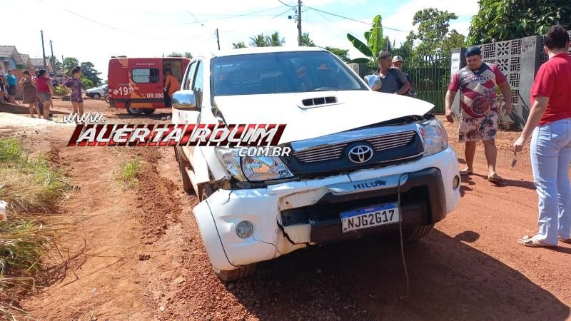 Colisao entre caminhonete e moto deixou duas pessoas feridas nessa tarde no bairro Cidade Alta, em Rolim de Moura Colisao entre caminhonete e moto deixou duas pessoas feridas nessa tarde no bairro Cidade Alta, em Rolim de Moura