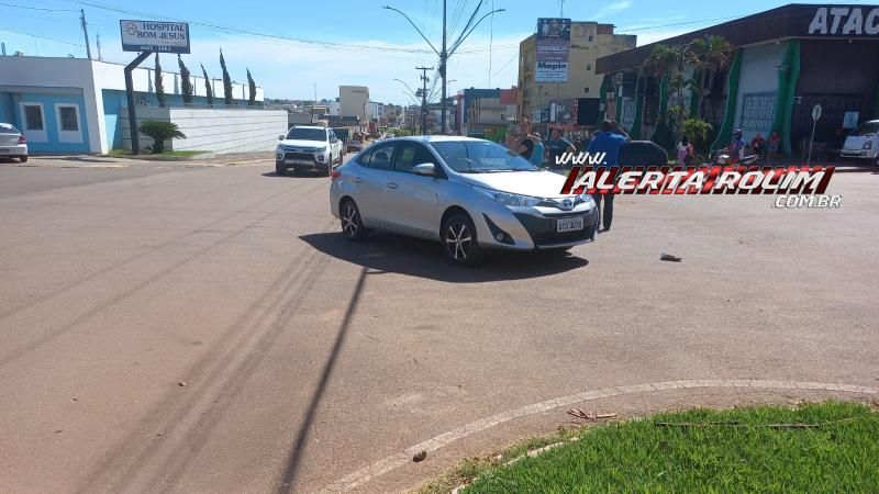 Condutor de moto foi socorrido após acidente de trânsito nessa manhã, em Rolim de Moura - Veja o vídeo da colisão Condutor de moto foi socorrido após acidente de trânsito nessa manhã, em Rolim de Moura - Veja o vídeo da colisão