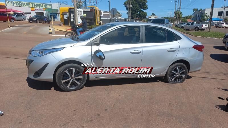 Condutor de moto foi socorrido após acidente de trânsito nessa manhã, em Rolim de Moura - Veja o vídeo da colisão Condutor de moto foi socorrido após acidente de trânsito nessa manhã, em Rolim de Moura - Veja o vídeo da colisão