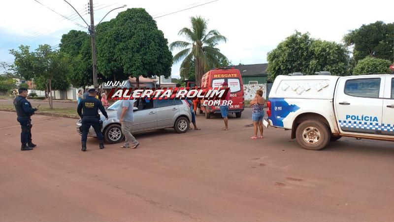 Dois adolescentes foram socorridos após colisão entre carro e bicicleta nessa tarde, em Rolim de Moura Dois adolescentes foram socorridos após colisão entre carro e bicicleta nessa tarde, em Rolim de Moura
