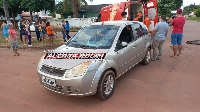 Dois adolescentes foram socorridos após colisão entre carro e bicicleta nessa tarde, em Rolim de Moura Dois adolescentes foram socorridos após colisão entre carro e bicicleta nessa tarde, em Rolim de Moura