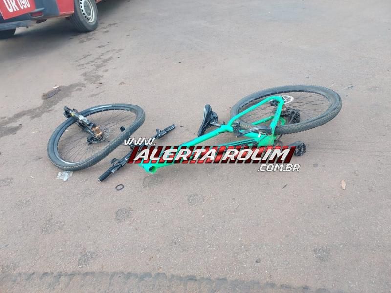 Dois adolescentes foram socorridos após colisão entre carro e bicicleta nessa tarde, em Rolim de Moura Dois adolescentes foram socorridos após colisão entre carro e bicicleta nessa tarde, em Rolim de Moura
