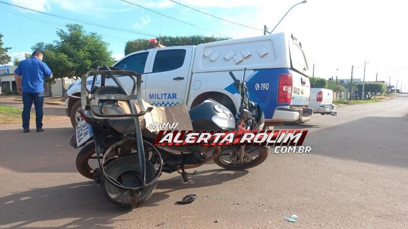 Entregador de gás foi socorrido após acidente de trânsito nessa tarde, em Rolim de Moura Entregador de gás foi socorrido após acidente de trânsito nessa tarde, em Rolim de Moura