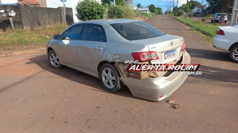 Entregador de gás foi socorrido após acidente de trânsito nessa tarde, em Rolim de Moura Entregador de gás foi socorrido após acidente de trânsito nessa tarde, em Rolim de Moura