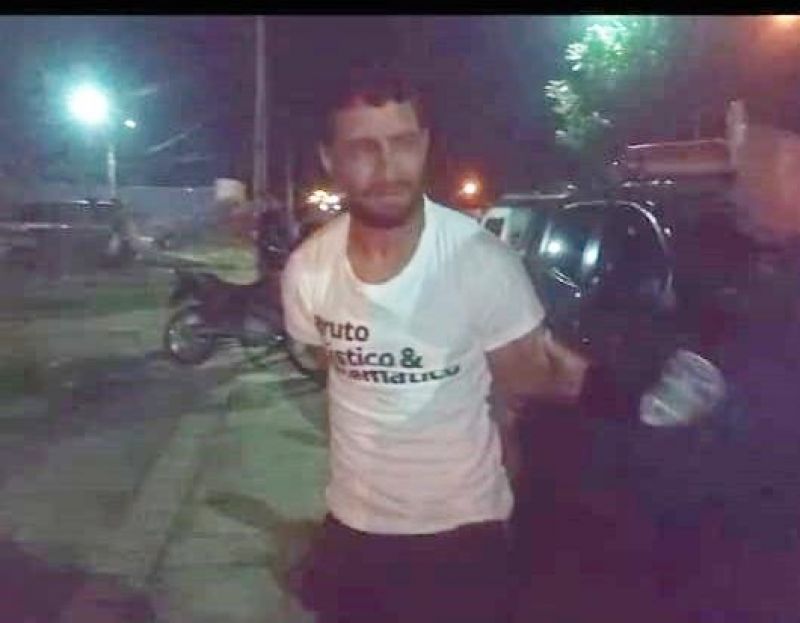 Identificado jovem morto a facadas em Rolim de Moura; um dos autores do crime foi preso pela PM logo em seguida Identificado jovem morto a facadas em Rolim de Moura; um dos autores do crime foi preso pela PM logo em seguida
