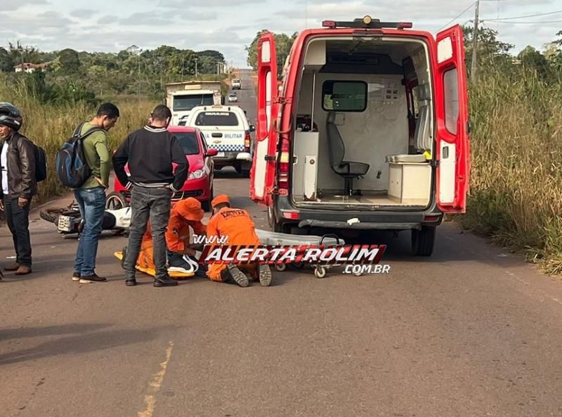 Motociclista foi socorrido após bater na traseira de carro na RO 010, em Rolim de Moura Motociclista foi socorrido após bater na traseira de carro na RO 010, em Rolim de Moura