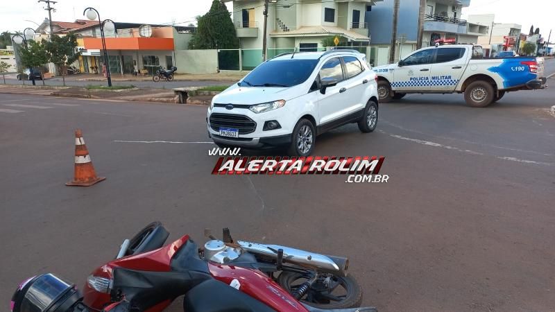 Mulher foi socorrida após acidente de trânsito nessa tarde, em Rolim de Moura Mulher foi socorrida após acidente de trânsito nessa tarde, em Rolim de Moura