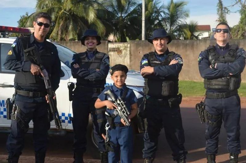 Uma festa inesquecível: Polícia Militar fez alegria de aniversariante, em Pimenta Bueno Uma festa inesquecível: Polícia Militar fez alegria de aniversariante, em Pimenta Bueno