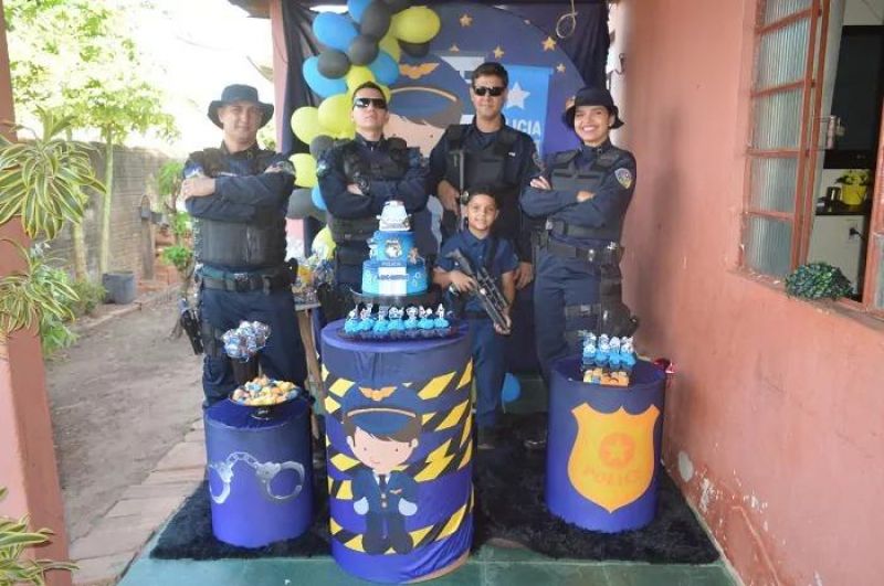 Uma festa inesquecível: Polícia Militar fez alegria de aniversariante, em Pimenta Bueno Uma festa inesquecível: Polícia Militar fez alegria de aniversariante, em Pimenta Bueno