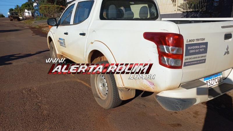 Colisão entre moto e veículo do DER deixou mulher ferida nessa manhã, em Rolim de Moura Colisão entre moto e veículo do DER deixou mulher ferida nessa manhã, em Rolim de Moura