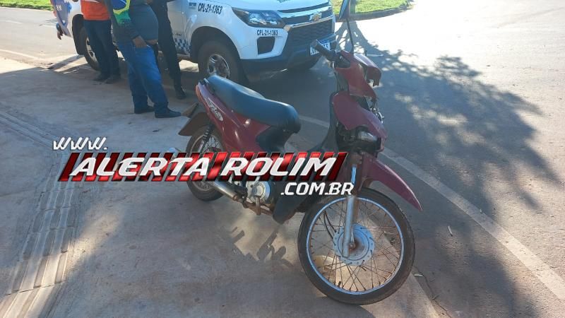 Colisão entre moto e veículo do DER deixou mulher ferida nessa manhã, em Rolim de Moura Colisão entre moto e veículo do DER deixou mulher ferida nessa manhã, em Rolim de Moura