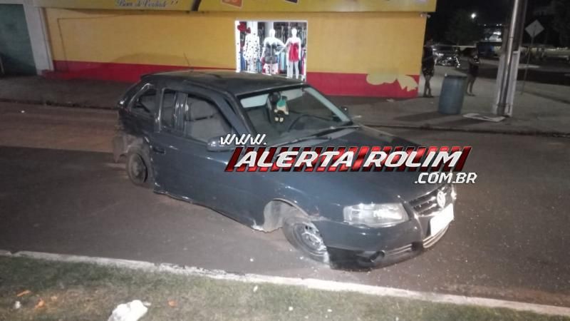 Acidente de trânsito envolvendo dois carros foi registrado nessa noite no Centro de Rolim de Moura Acidente de trânsito envolvendo dois carros foi registrado nessa noite no Centro de Rolim de Moura