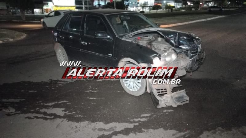 Acidente de trânsito envolvendo dois carros foi registrado nessa noite no Centro de Rolim de Moura Acidente de trânsito envolvendo dois carros foi registrado nessa noite no Centro de Rolim de Moura