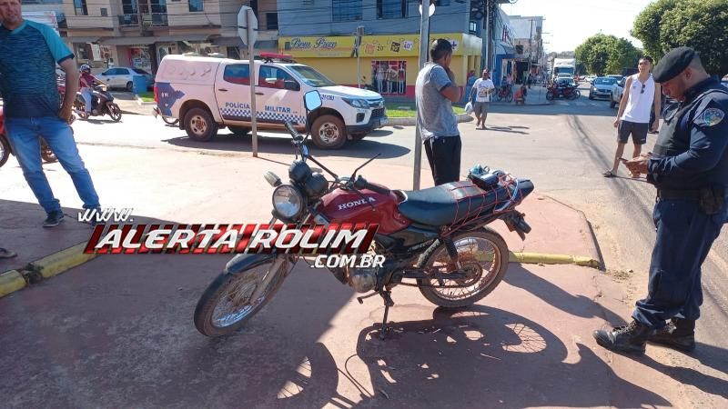 Acidente de trânsito envolvendo duas motos deixou mulher ferida nesse sábado, em Rolim de Moura Acidente de trânsito envolvendo duas motos deixou mulher ferida nesse sábado, em Rolim de Moura