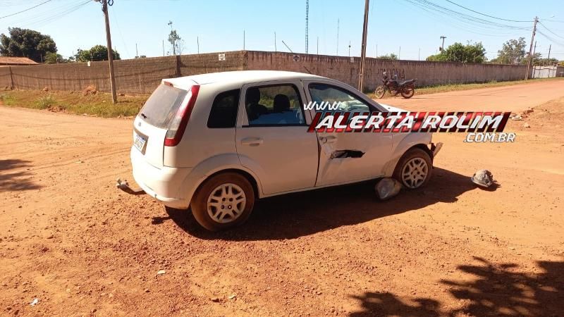 Colisão entre dois carros foi registrada nessa tarde no bairro Cidade Alta, em Rolim de Moura Colisão entre dois carros foi registrada nessa tarde no bairro Cidade Alta, em Rolim de Moura