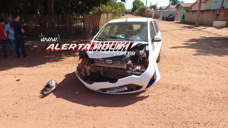 Colisão entre dois carros foi registrada nessa tarde no bairro Cidade Alta, em Rolim de Moura Colisão entre dois carros foi registrada nessa tarde no bairro Cidade Alta, em Rolim de Moura