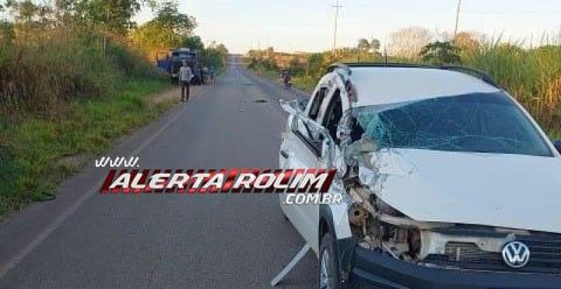 Colisão envolvendo caminhão e saveiro foi registrada nessa manhã na RO 383, em Rolim de Moura Colisão envolvendo caminhão e saveiro foi registrada nessa manhã na RO 383, em Rolim de Moura