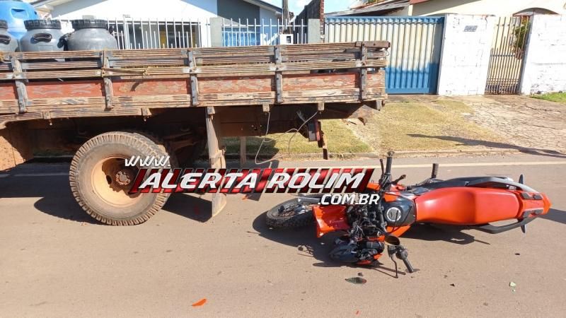 No terceiro acidente do dia, motociclista foi socorrido após bater em caminhonete estacionada, em Rolim de Moura No terceiro acidente do dia, motociclista foi socorrido após bater em caminhonete estacionada, em Rolim de Moura
