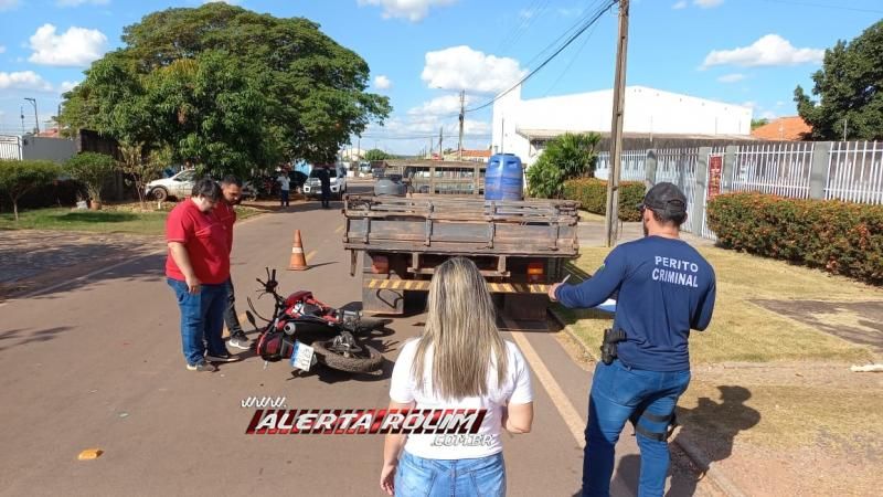 No terceiro acidente do dia, motociclista foi socorrido após bater em caminhonete estacionada, em Rolim de Moura No terceiro acidente do dia, motociclista foi socorrido após bater em caminhonete estacionada, em Rolim de Moura