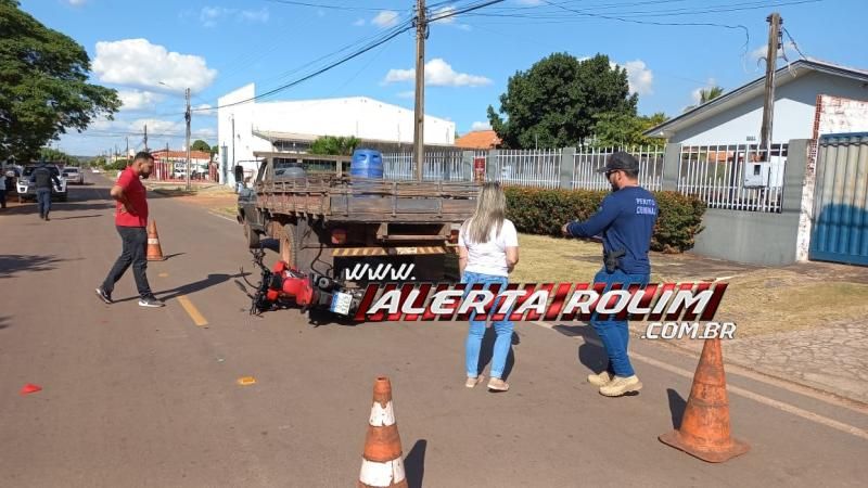 No terceiro acidente do dia, motociclista foi socorrido após bater em caminhonete estacionada, em Rolim de Moura No terceiro acidente do dia, motociclista foi socorrido após bater em caminhonete estacionada, em Rolim de Moura