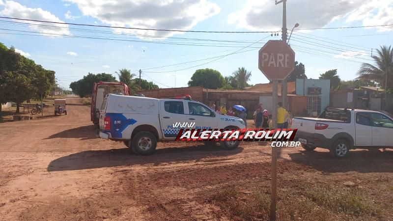 Ocupantes de moto ficaram feridos após colisão com carro nessa tarde no bairro Olímpico, em Rolim de Moura Ocupantes de moto ficaram feridos após colisão com carro nessa tarde no bairro Olímpico, em Rolim de Moura