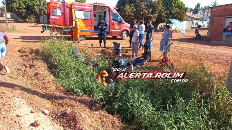 Ocupantes de moto ficaram feridos após colisão com carro nessa tarde no bairro Olímpico, em Rolim de Moura Ocupantes de moto ficaram feridos após colisão com carro nessa tarde no bairro Olímpico, em Rolim de Moura