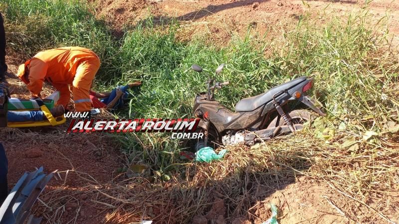 Ocupantes de moto ficaram feridos após colisão com carro nessa tarde no bairro Olímpico, em Rolim de Moura Ocupantes de moto ficaram feridos após colisão com carro nessa tarde no bairro Olímpico, em Rolim de Moura