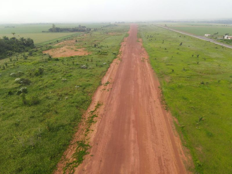 Prefeito Aldo Júlio assina ordem de serviço para asfaltamento da pista do aeroporto de Rolim de Moura Prefeito Aldo Júlio assina ordem de serviço para asfaltamento da pista do aeroporto de Rolim de Moura