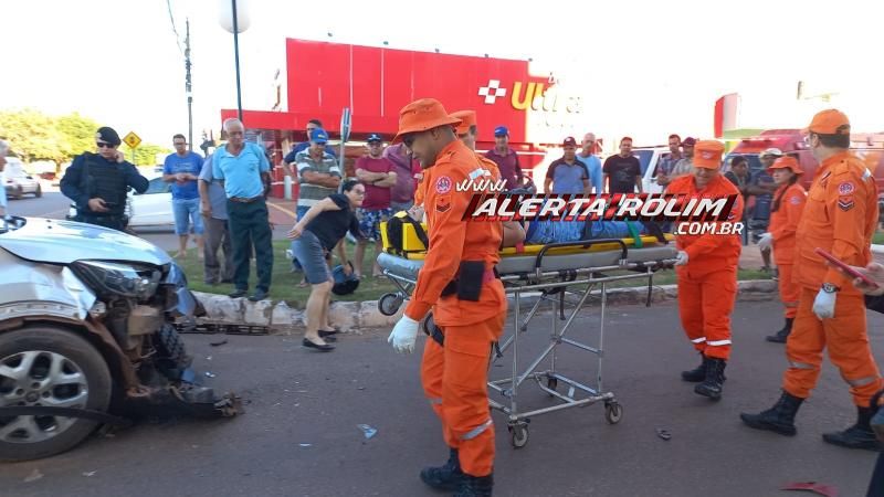 Primeiro acidente de trânsito do dia deixou condutor de moto com fratura em uma das pernas, em Rolim de Moura Primeiro acidente de trânsito do dia deixou condutor de moto com fratura em uma das pernas, em Rolim de Moura