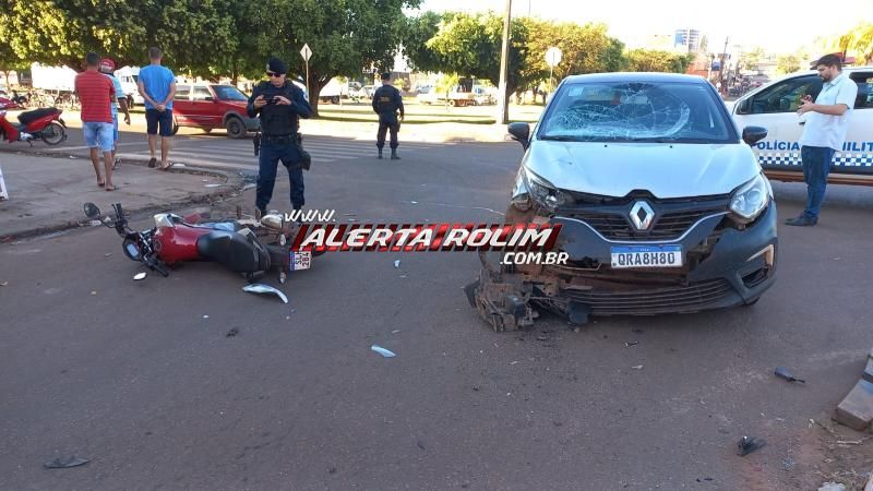 Primeiro acidente de trânsito do dia deixou condutor de moto com fratura em uma das pernas, em Rolim de Moura Primeiro acidente de trânsito do dia deixou condutor de moto com fratura em uma das pernas, em Rolim de Moura