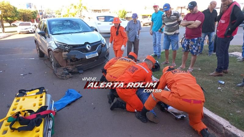 Primeiro acidente de trânsito do dia deixou condutor de moto com fratura em uma das pernas, em Rolim de Moura Primeiro acidente de trânsito do dia deixou condutor de moto com fratura em uma das pernas, em Rolim de Moura