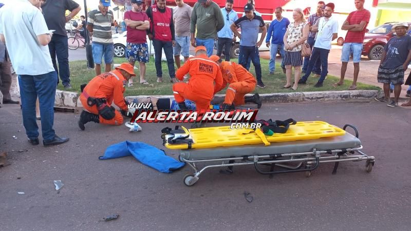 Primeiro acidente de trânsito do dia deixou condutor de moto com fratura em uma das pernas, em Rolim de Moura Primeiro acidente de trânsito do dia deixou condutor de moto com fratura em uma das pernas, em Rolim de Moura