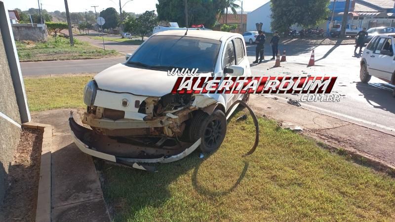Colisão entre dois carros resultou no segundo acidente do dia, em Rolim de Moura Colisão entre dois carros resultou no segundo acidente do dia, em Rolim de Moura