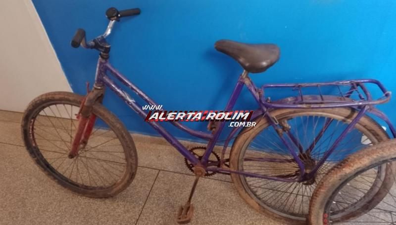 Duas bicicletas, possivelmente furtadas, foram encontradas e apresentadas na UNISP, pela Polícia Militar, em Rolim de Moura Duas bicicletas, possivelmente furtadas, foram encontradas e apresentadas na UNISP, pela Polícia Militar, em Rolim de Moura