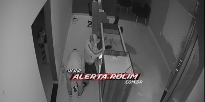 Veja o vídeo – Ladrões arrombam joalheria e praticam furto que gerou prejuízo de mais de 20 mil reais a proprietário, em Rolim de Moura Veja o vídeo – Ladrões arrombam joalheria e praticam furto que gerou prejuízo de mais de 20 mil reais a proprietário, em Rolim de Moura