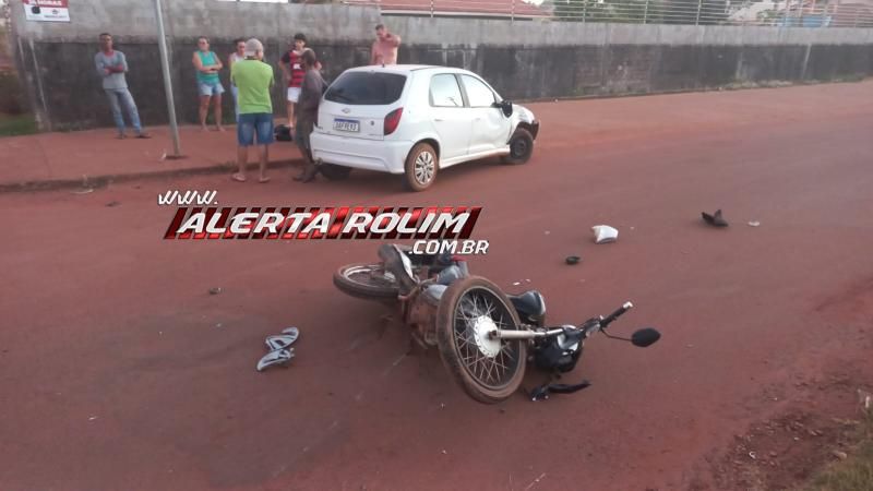 Acidente de trânsito envolvendo carro e moto deixou um ferido nessa tarde, em Rolim de Moura Acidente de trânsito envolvendo carro e moto deixou um ferido nessa tarde, em Rolim de Moura