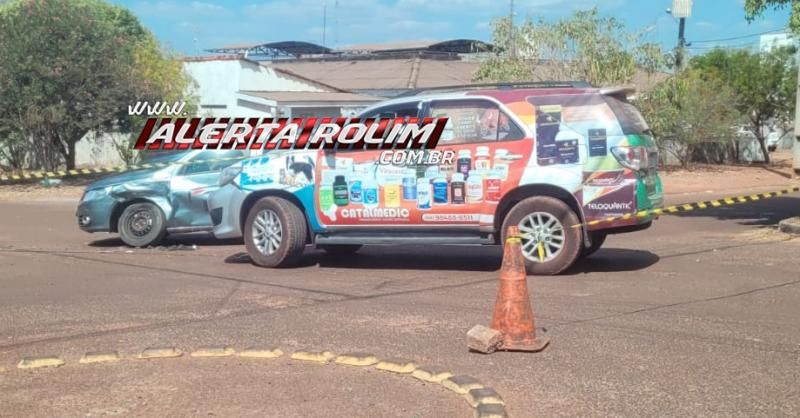 Acidente de trânsito envolvendo dois carros foi registrado no bairro São Cristóvão, em Rolim de Moura Acidente de trânsito envolvendo dois carros foi registrado no bairro São Cristóvão, em Rolim de Moura