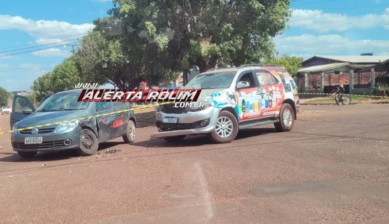 Acidente de trânsito envolvendo dois carros foi registrado no bairro São Cristóvão, em Rolim de Moura Acidente de trânsito envolvendo dois carros foi registrado no bairro São Cristóvão, em Rolim de Moura