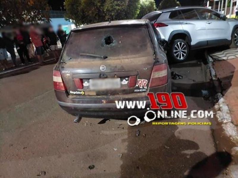 Acidente de trânsito envolvendo três carros foi registrado em Alta Floresta do Oeste Acidente de trânsito envolvendo três carros foi registrado em Alta Floresta do Oeste