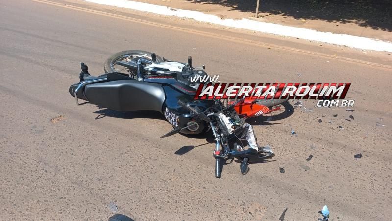 Adolescente foi socorrido após bater moto na traseira de carro, em Rolim de Moura Adolescente foi socorrido após bater moto na traseira de carro, em Rolim de Moura
