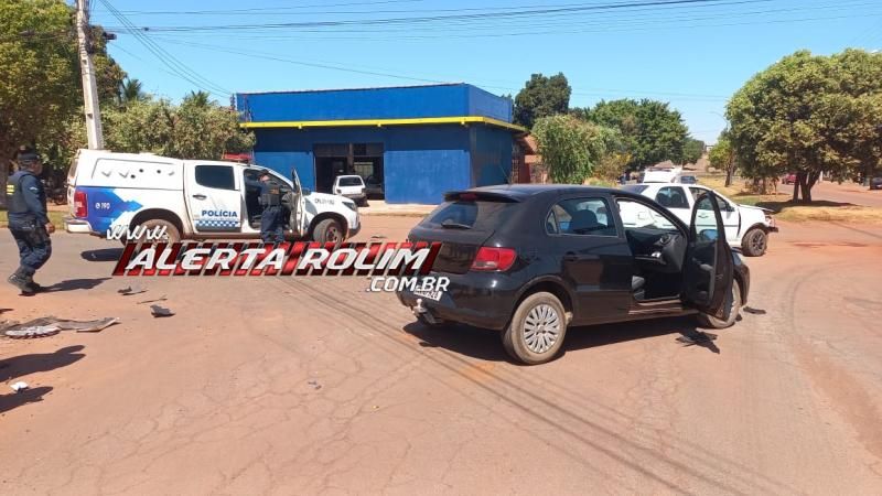 Colisão entre dois carros foi registrada no começo dessa tarde, em Rolim de Moura Colisão entre dois carros foi registrada no começo dessa tarde, em Rolim de Moura