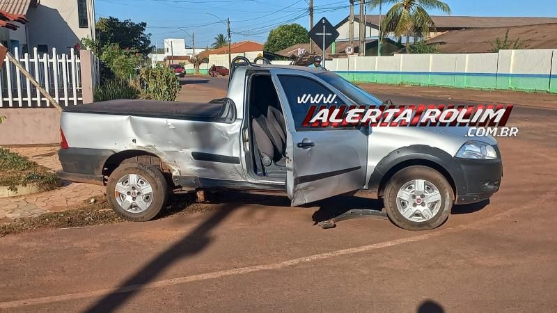 Colisão entre dois Stradas foi registrada nessa tarde no bairro Beira Rio, em Rolim de Moura Colisão entre dois Stradas foi registrada nessa tarde no bairro Beira Rio, em Rolim de Moura