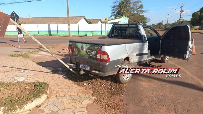Colisão entre dois Stradas foi registrada nessa tarde no bairro Beira Rio, em Rolim de Moura Colisão entre dois Stradas foi registrada nessa tarde no bairro Beira Rio, em Rolim de Moura