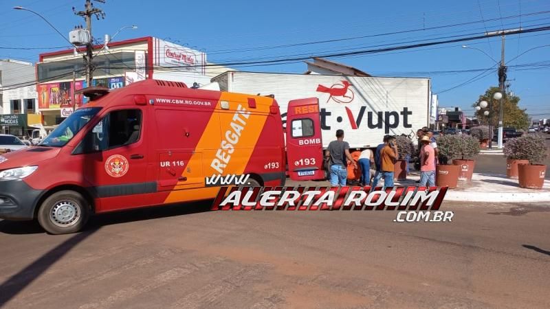 Colisão entre moto e caminhão deixou mulher ferida nessa manhã, em Rolim de Moura Colisão entre moto e caminhão deixou mulher ferida nessa manhã, em Rolim de Moura