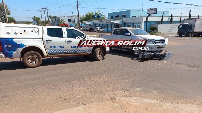 Motociclista foi atingido por caminhonete nessa manhã no Centro de Rolim de Moura Motociclista foi atingido por caminhonete nessa manhã no Centro de Rolim de Moura